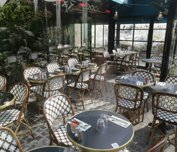 Terrasse parisienne réalisée par Euro Mobilier CHR