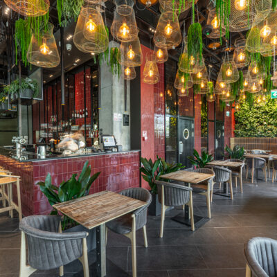 chaise gris pour restaurant