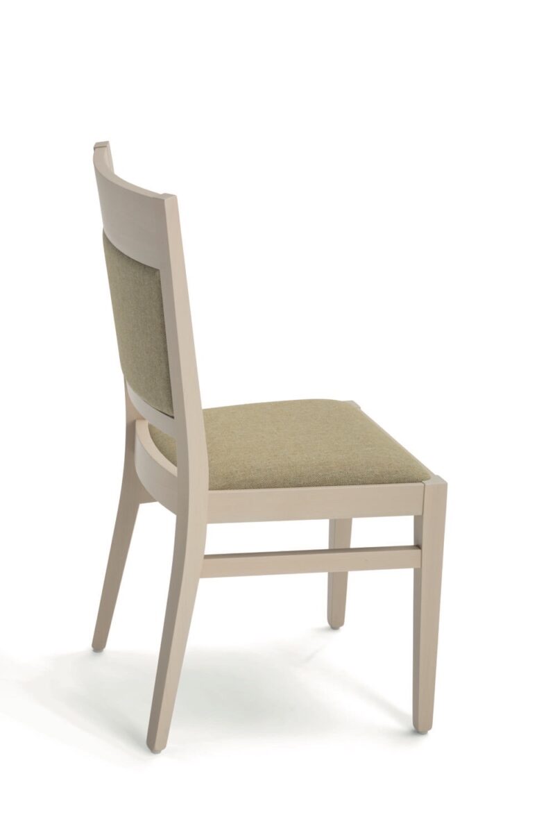 chaise restaurant compacte vue de face