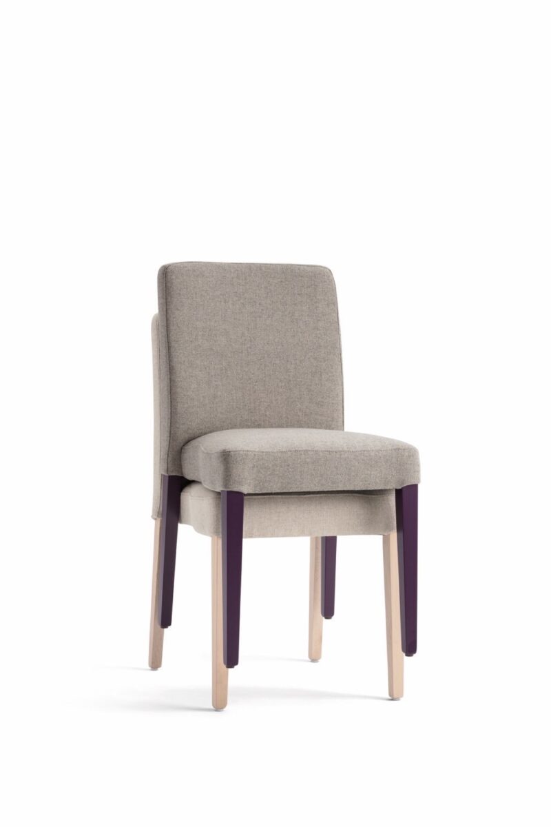 chaise restaurant en bois empilable