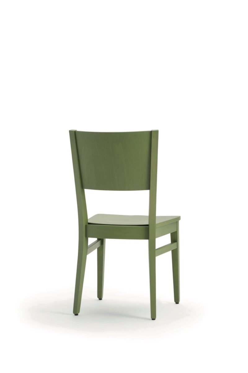 chaise restaurant au style épuré