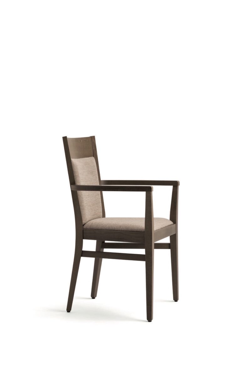 fauteuil restaurant intérieur chaleureux en bois