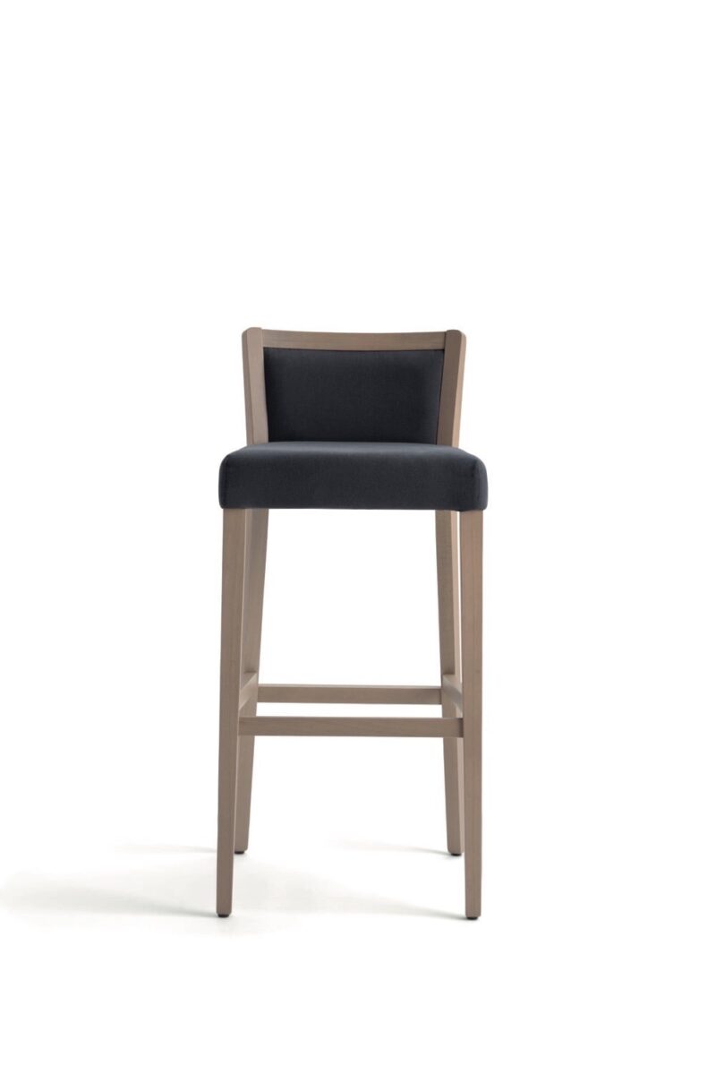 tabouret de bar moderne en bois vue de face