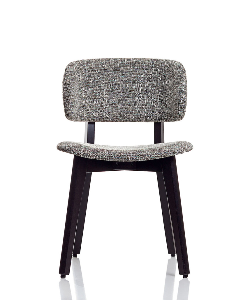 Chaise rembourrée avec dossier tapissé