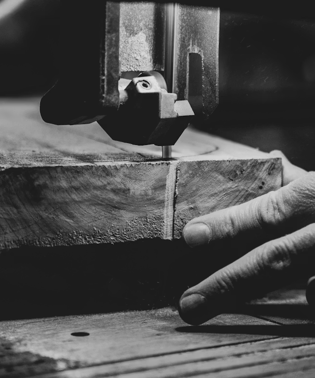 Fabrication de mobilier professionnel CHR avec finition artisanale haut de gamme