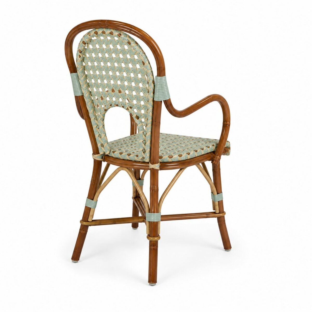 Chaise en rotin naturel vue de dos