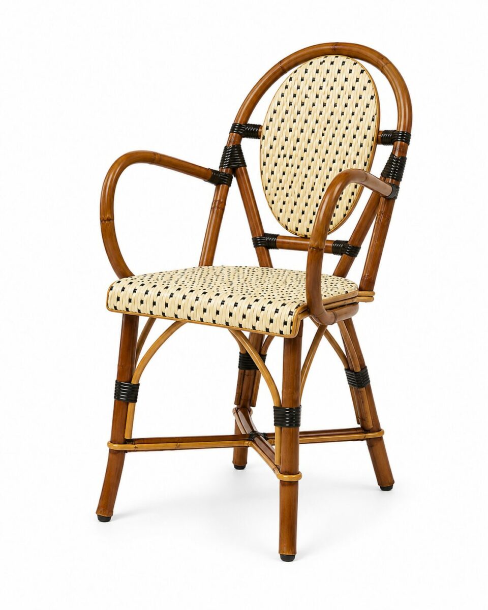 Fauteuil rotin design en canne naturelle vue de face